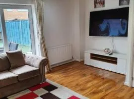 Spacious and Tastefully Decorated Town House In Lakeside West Thurrock Grays