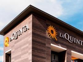 La Quinta Inn & Suites by Wyndham Sulphur Lake Charles, hotel v destinaci Sulphur