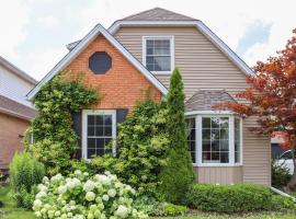 The Promenade Cottage License # 002-2023, villa in Niagara on the Lake