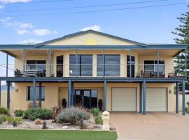 Beachside Escape on The Esplanade, strandhotel i Christies Beach