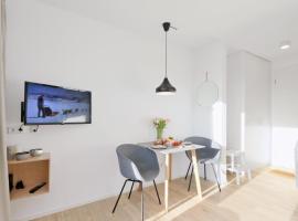 Amazing Apartment In Lembruch-dmmer See With Kitchen, nastanitev ob plaži v mestu Lembruch