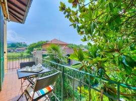 Charming La Gelosia Few Min From Lake - Happy Rentals, Hotel in  Monvalle 