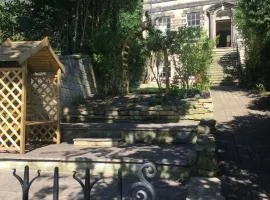 Georgian Townhouse - Garden Oasis Whitby