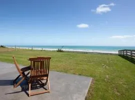 Views over Tasman, New luxury boutique studio overlooking the Tasman Sea