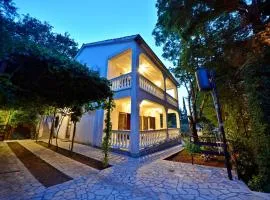 Apartments Karmelić