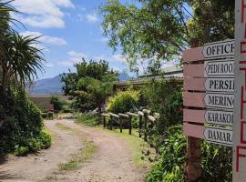 Rusthof Accommodation, hotell i nærheten av Flower Valley Farm i Gansbaai