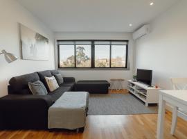 Downtown Stylish Apartment With Garage by Vacationy