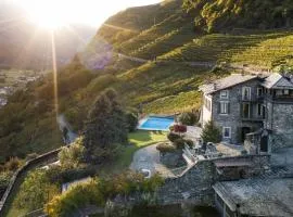 VILLA DEL LUPO: Crown of The Valtellina
