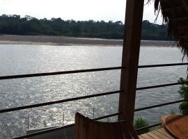 River Spot Lodge, hotel with parking in Tena