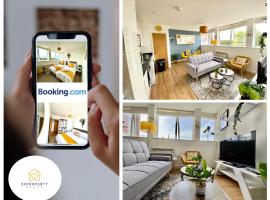 Stylish 2 bed flat in Basingstoke By 20Property Stays Short Lets & Serviced Accommodation, hotel with parking in Basingstoke