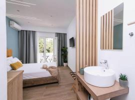 Ermis Luxury Suites & Apartments, hotel di Amoudara Herakliou