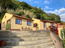 Casinhas, holiday home in Praia do Almoxarife