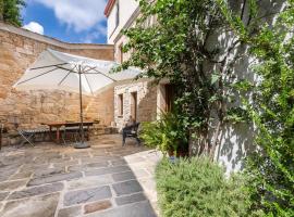 The Private Courtyard in Sardinia, hotelli kohteessa Scano Montiferro