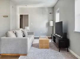 DorchesterMilton 1BR next to Milton T stop BOS-472