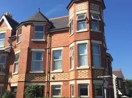 Turret Corner, Colwyn Bay, 5min walk to sandy beach