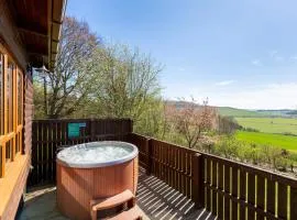 Mountain Ash Lodge with Hot Tub