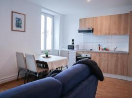 Appartement 3 pièces rénové, idéal famille et travail, parking gratuit, Unterkunft zur Selbstverpflegung in Mulhouse