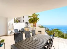 Beautiful apartment with stunning sea views and a large terrace!
