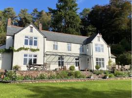 Edgcott House, hotel with parking in Exford