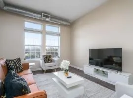 Lovely 3BD 3BA Downtown Indy