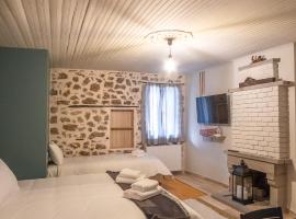 το σπίτι του δάσκαλου- teacher's house, chỗ nghỉ tự nấu nướng ở Sirako