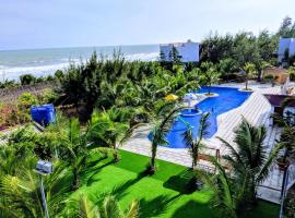 Oceanward Hotel & Resort, hotel con piscina a Long Hai