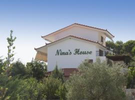 Nina's House, hotel ad Achladies