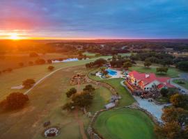 The Hideout Golf Club & Resort, hotelli kohteessa Lake Brownwood