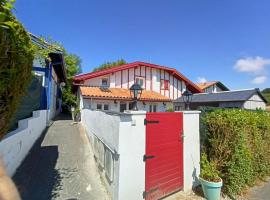 Nice family house, holiday home in Hendaye