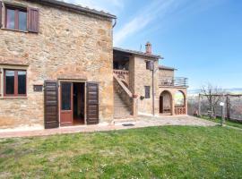 1 Bedroom Nice Apartment In Volterra, three-star hotel in Volterra