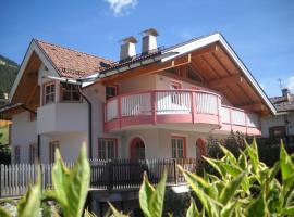 Villetta Enrosadira, ξενοδοχείο σε Vigo di Fassa