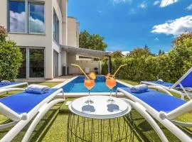 Awesome Home In Malinska With 3 Bedrooms, Wifi And Outdoor Swimming Pool