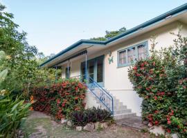 The Butterfly House, Beautiful Home Near The Beach, pet-friendly hotel in Horseshoe Bay