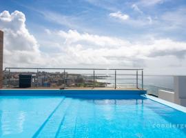 3 bdr aprt, stunning seaview, rooftop pool - LCGR, מלון עם בריכה בפראייה