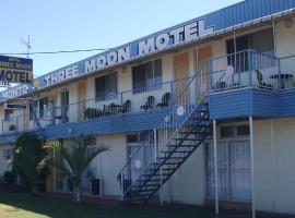 Three Moon Motel, motelli kohteessa Monto