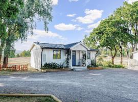 Awesome Home In Tsse With Kitchen – domek wiejski w mieście Östersbyn