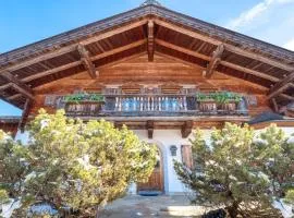 Exclusive Tyrolean Chalet near Ski lifts