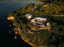 Exclusive Cliff House with Pool and Beach Access