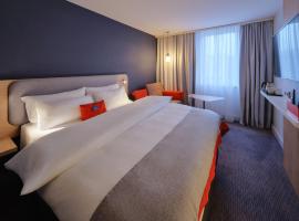 Holiday Inn Express Cologne Troisdorf, an IHG Hotel โรงแรมในโทรสดอร์ฟ