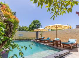 Surf Retreat Villa Sari Bali, villa in Pulukan