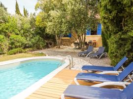 Awesome Home In Siran With 4 Bedrooms, Wifi And Outdoor Swimming Pool, hotel em Siran