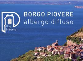 Albergo Diffuso Borgo Piovere in Tignale, bolig ved stranden i Tignale