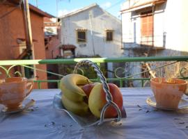 Casa Di Mama, ξενοδοχείο σε Valaneíon