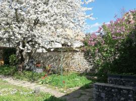 Chez Mary, hotel near Cely Golf Course, Soisy-sur-École