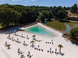 Domaine Mélusine - à 2km du Puy duFou !, feriepark i Les Épesses