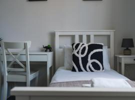 Lily Apartment 2-Remarkable 2 Bed Bedlington, hotel in Bedlington