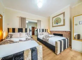 *1va* ground floor apartment setup for your most amazing & relaxed stay + Free Parking + Free Fast WiFi *