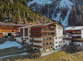 Gästehaus Berghof Schöpf, hotel v mestu Längenfeld