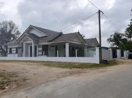 OLIA MEDINA KERTEH 4 BILIK HOMESTaY