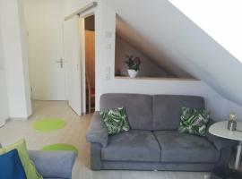 NEU Modernes Appartment Lara, hotel with parking in Brendlorenzen